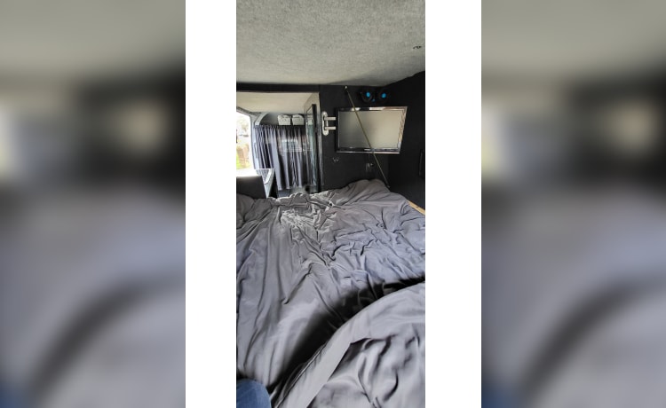 Beatrice – 2 berth Volkswagen Campervan Off Grid