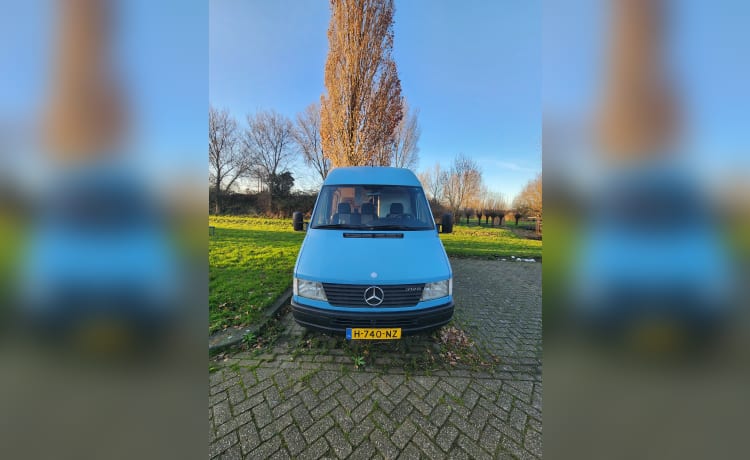 Campert – Mercedes-Benz campervan uit 1999