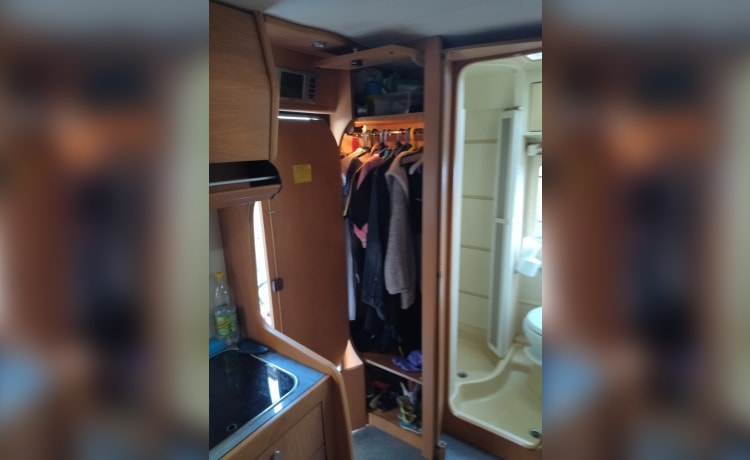 Rinus – Laika Ecovip 2.1 attic camper