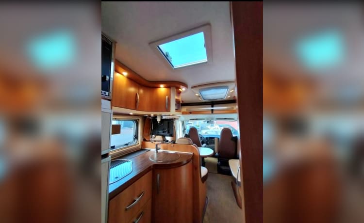 Prachtige 4p Hymer 654 uit 2008