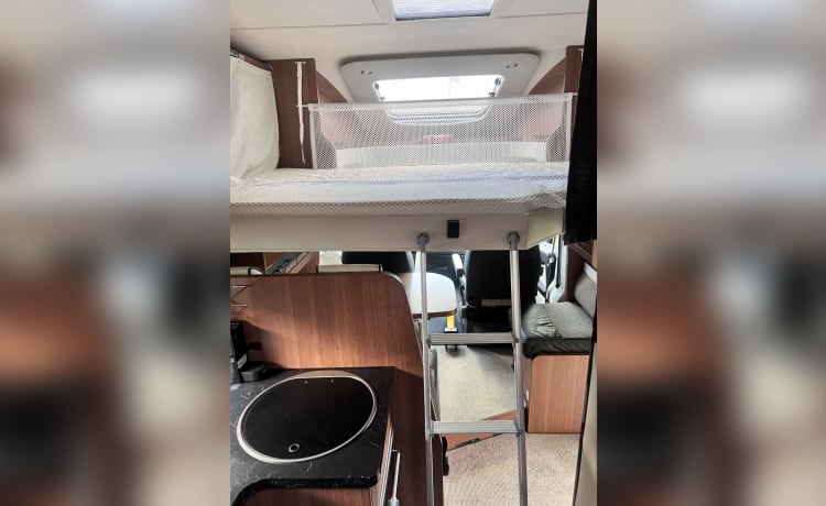 Zeer complete en luxe camper LMC 4 Personen