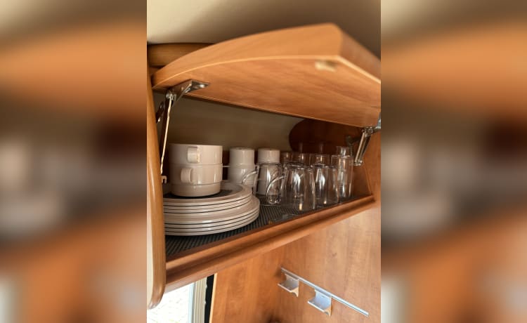 MaliBUS – Malibu Carthago luxe camperbus 2P