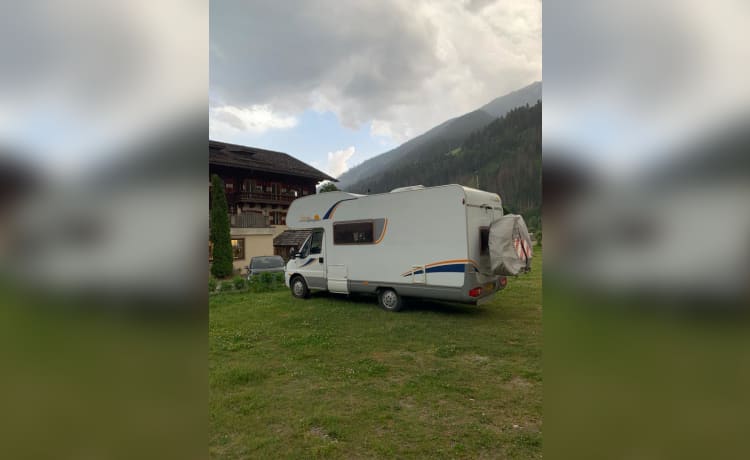 Bellissimo camper per famiglie per 6 persone con aria condizionata