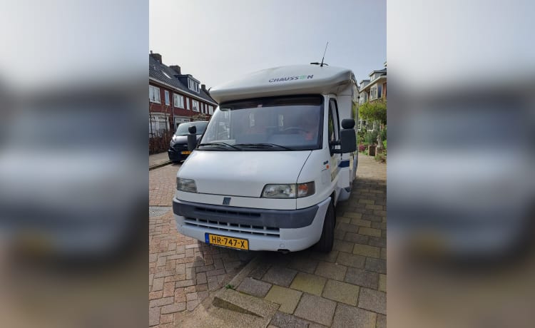 4p Chausson semi-integrated uit 1999