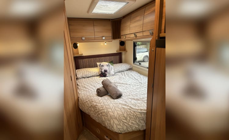 Matilda – Bailey Approach 745 SE con 4 posti letto e 4 cinture 