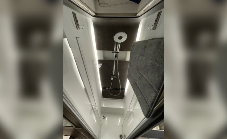 5* Rolling Luxury – Adria Matrix Supreme 21 - 4,5 slaapplaats