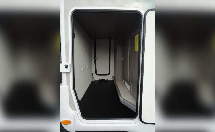 Trampie – Spacious camper for 2 or 4, pets allowed