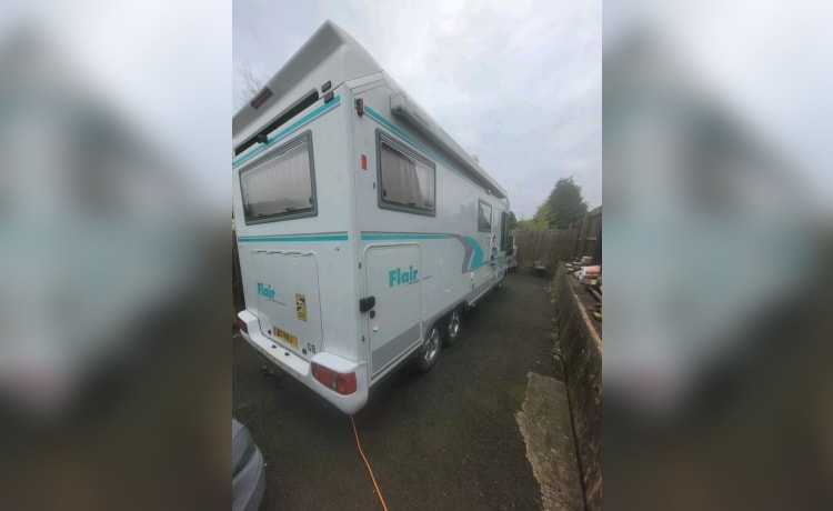 5 berth Niesmann + Bischoff integrated from 2002