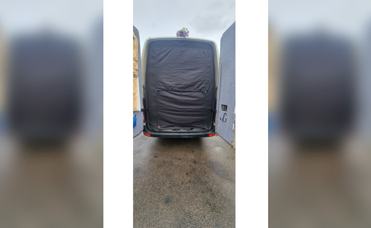 Sprafty – Esclusivo furgone avventura per famiglie con 4 posti letto e 1 pezzo