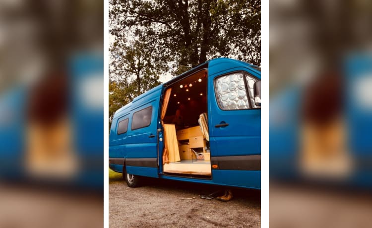 Blueberry – Bijzonder gezellige 4/5p zuinige camper incl beddengoed