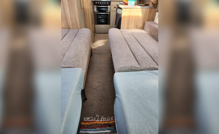 Flossieflo – 2 berth 2014 fully equipped Fiat Bessacarr 