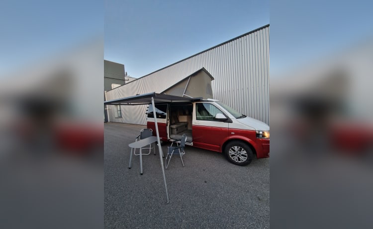 CJ campers – Volkswagen California 2013 avec Invertaris