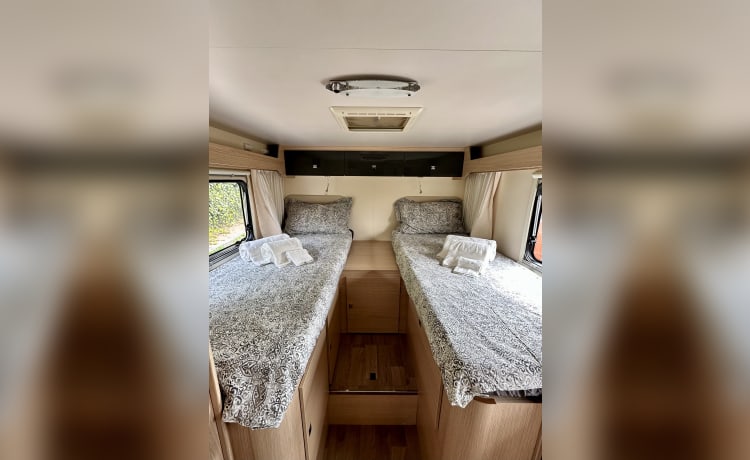 RobertaPantano – Noah's camper