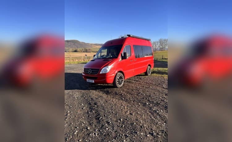 Vinnie – Fully Off-Grid Mercedes High Top (MWB) with heating, shower & toilet