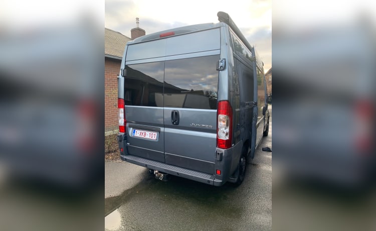 Citroën-Bus für 2 Personen, Baujahr 2013