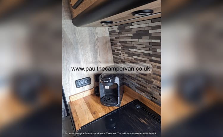 Paul – 2 1/2 berth Luxury Mercedes Campervan, with kennel - Inclusive Insurance