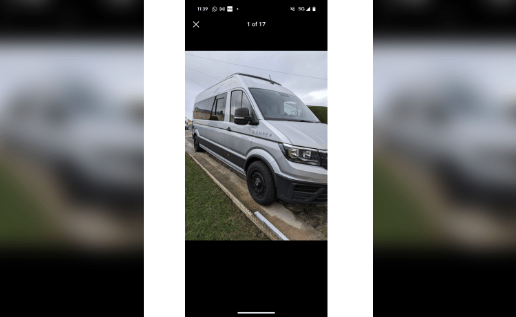 Iris – 4/5 slaapplaatsen Volkswagen crafter campervan 2019