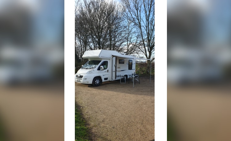 AMY – 4 berth Peugeot alcove from 2007