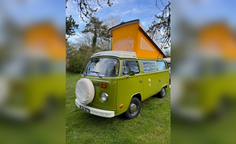 Joyo – Direct het gevoel van vrijheid en vakantie! 4p Volkswagen T2 uit 1976 