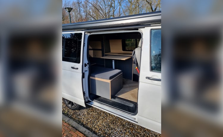 Betty – Customized Campervan, ready to go from Amersfoort!