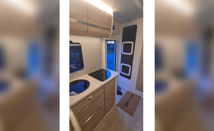 LISMORE – 6/7 Berth, Ford Rimor Evo Sound, 6 Seatbelt 