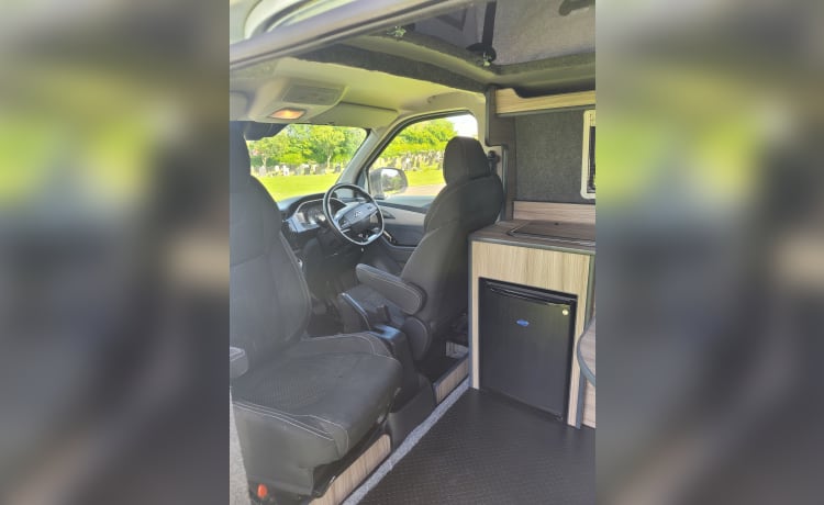 Maxi – Fully electric 2 berth campervan 