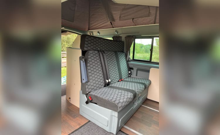 Nugget  – Comfortabele en compacte 5 persoons camperbus Ford Nugget