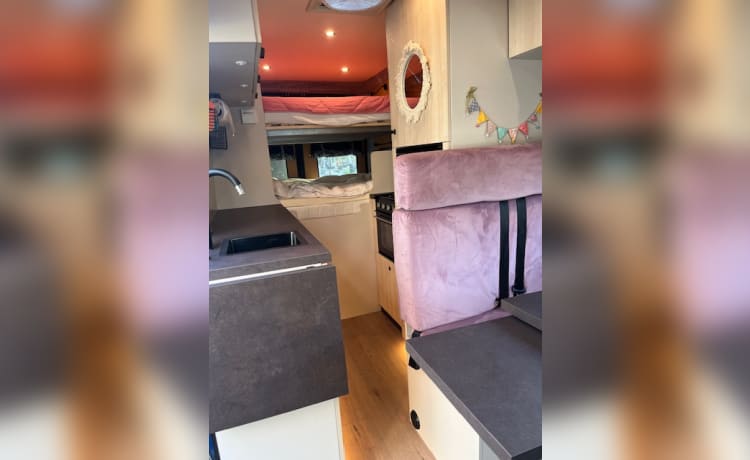 Blue'ie – Complete luxe gezins camper Peugeot Boxer