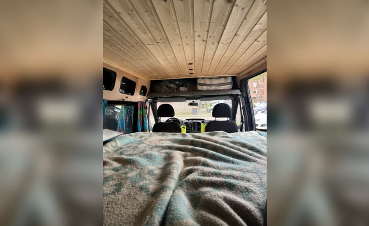 Rendang – Off-Grid Ford Bus Camper - 2p. - for real adventurers