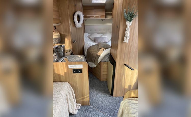 Elba – Bel camper Bailey 2 posti letto 2016