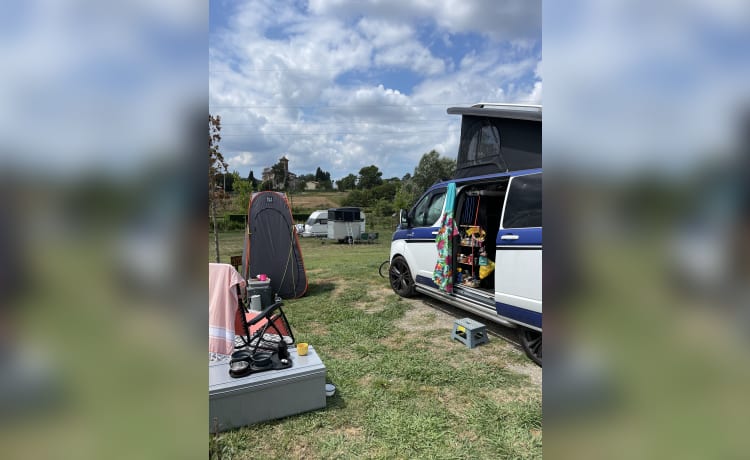 Frank – 4 berth Ford campervan from 2014