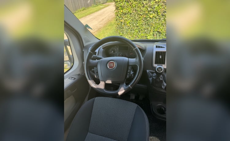 2024 Professioneel omgebouwde buscamper Fiat Ducato 