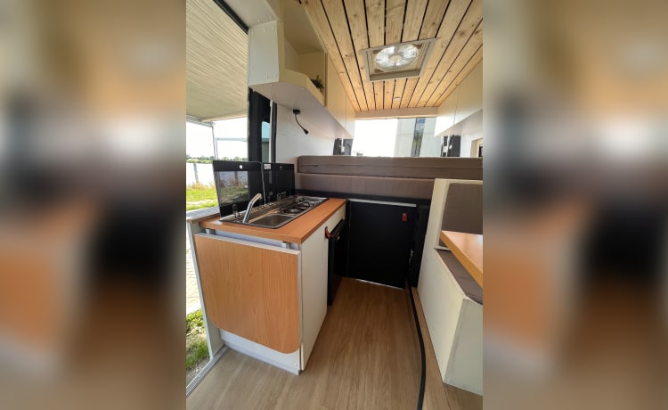 Cor – Compacte Camper voor 2 personen