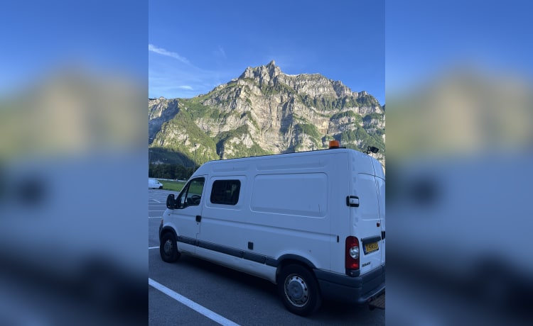 Milky – 2p Renault campervan uit 2023