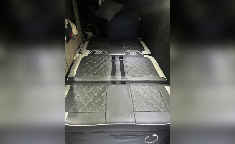 Camper Volkswagen T6 passo lungo con 2 posti letto del 2016