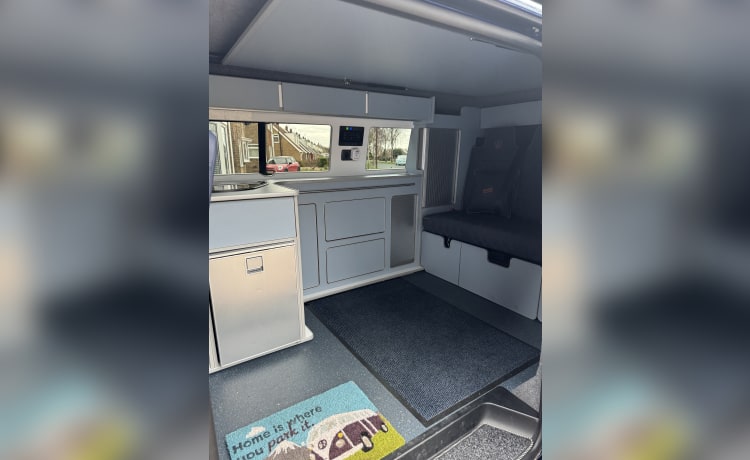 Clive – 4 berth Volkswagen campervan from 2022