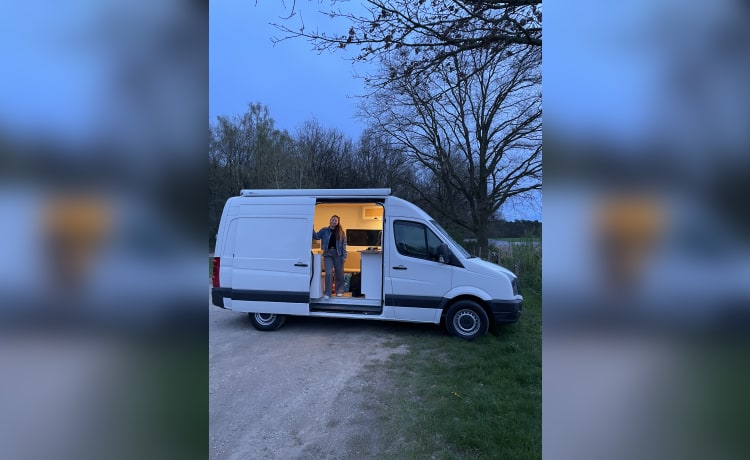 Authentieke en hippe off-grid camperbus 