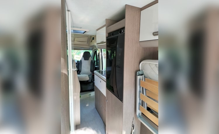 Challenger 6m autarker Campervan mit allem was man braucht