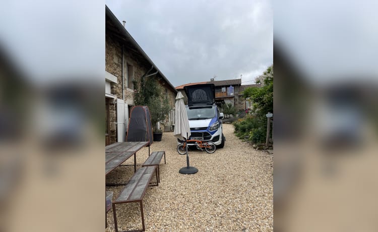 Frank – 4 berth Ford campervan from 2014