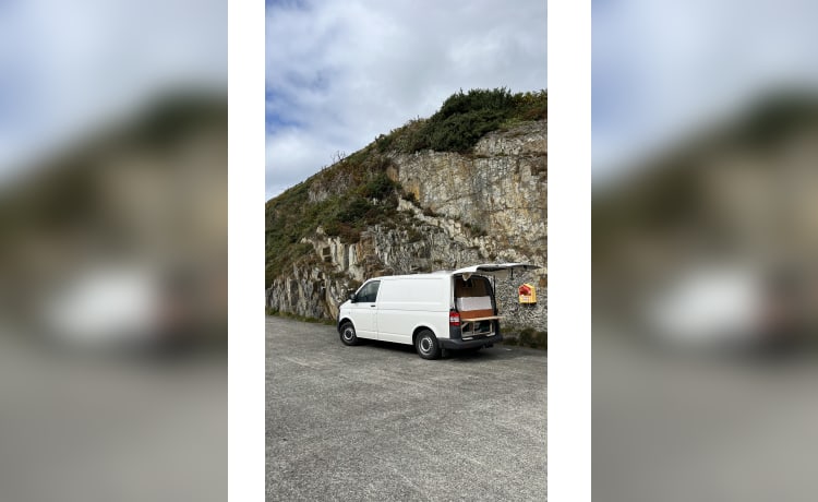 Saoirse – 2p Volkswagen campervan from 2011