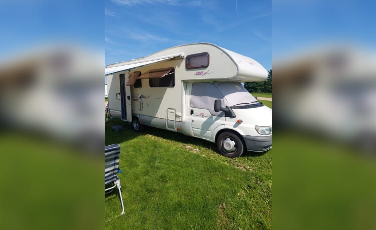 Heerlijke familie camper – 6p Ford alcove uit 2003