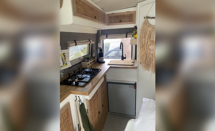 De Merrie – 2p Mercedes-Benz camper uit 1996