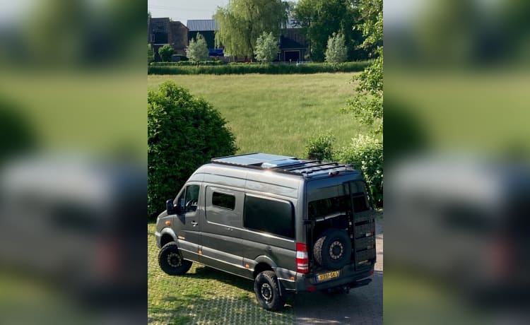 The Beast – Stoere Mercedes Sprinter 4*4 offroad alleskunner