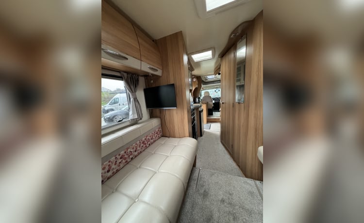 6 berth Peugeot semi-integrated from 2013