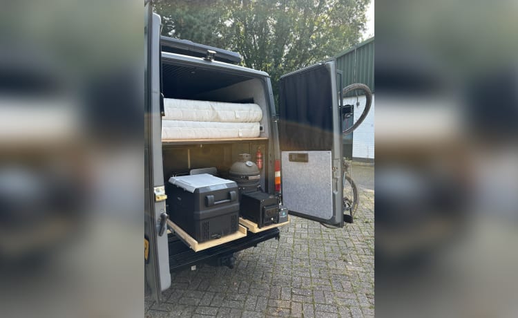 4p Mercedes-Benz campervan uit 2002