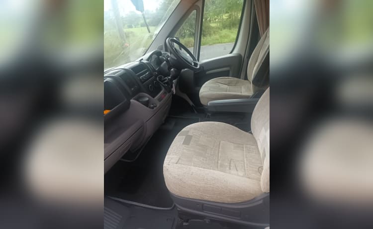 Ballymoney – Peugeot Boxer 2007 4 berth