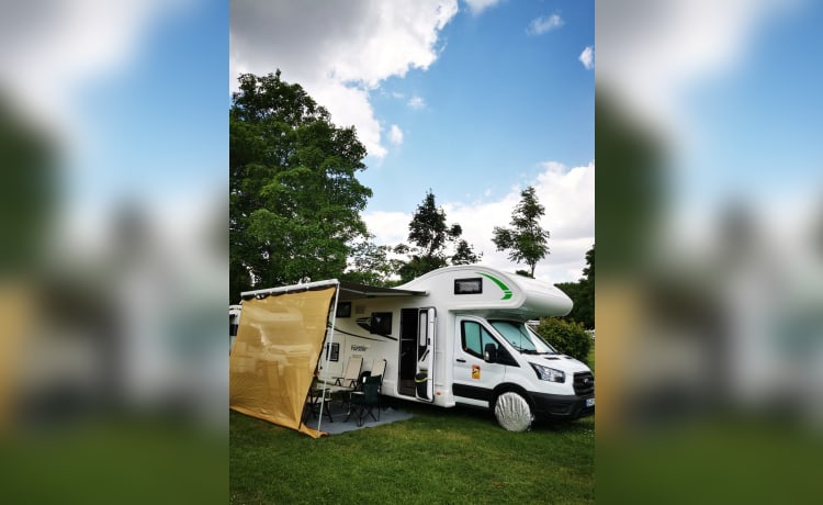 Wohnmobil – Motorhome with dog box, automatic transmission, winter package