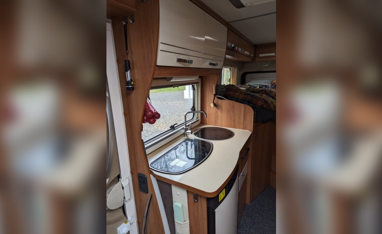 Very comfortable 3 p camper Eura Mobil