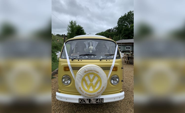  Buttercup – 4-persoons Volkswagen campervan uit 1975