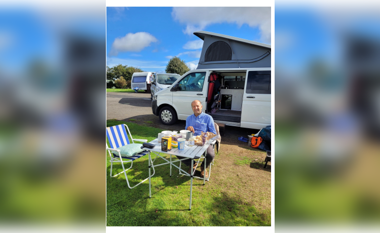 Morag – VW T5 CAMPERVAN LWB (EDINBURGH PICK-UP)